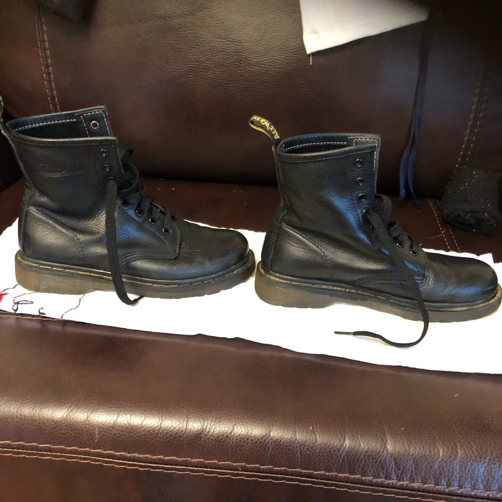 This pair of docks was listed as a size 8.  They are a 7